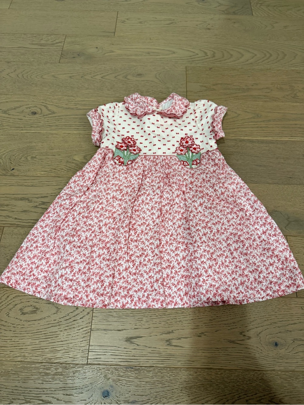 Dondolo Girls Floral Dress Size 3 Red White Embroidered Flowers Scalloped Collar